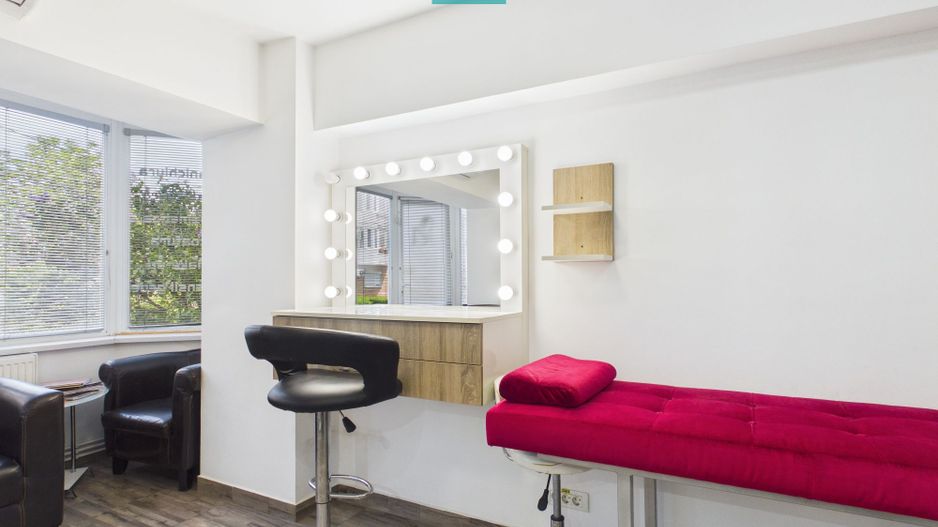 Spațiu Make-Up în salon - Poză 3
