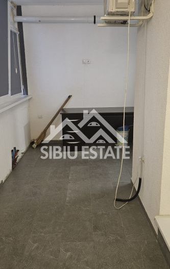 Apartament de inchiriat cu  3 camere,balcon, loc de parcarare, mobilat si utilat - Poză 9