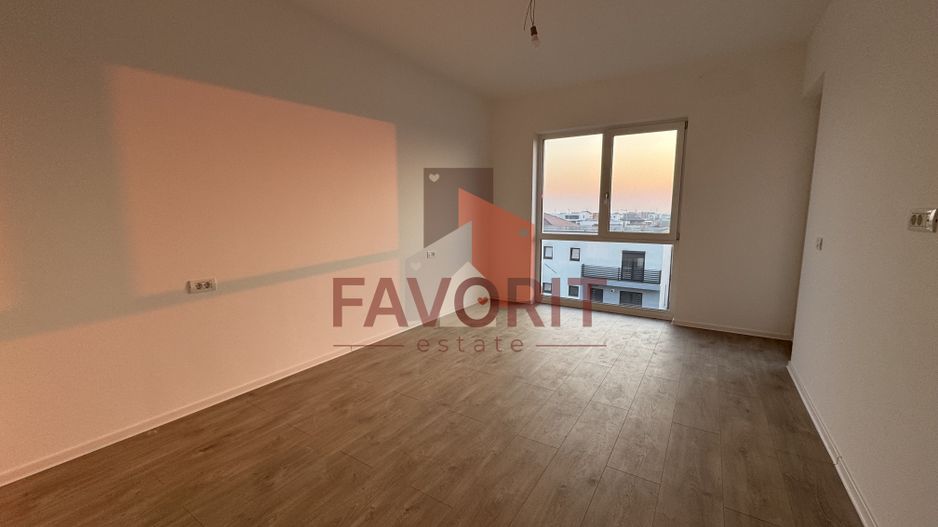 Etaj intermedar.  Decomandat. Cu 2 bai - Poză 6