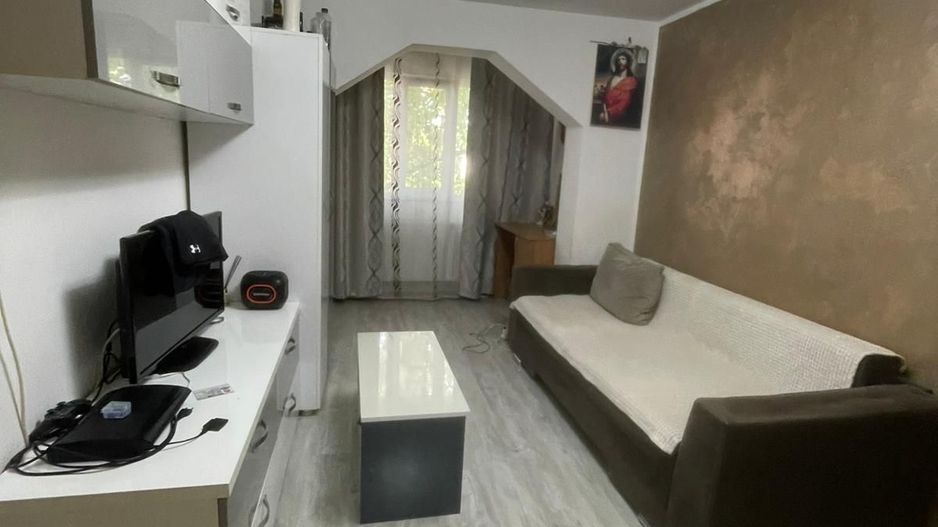 EXCLUSIVITATE -  Apartament 2 camere semidecomandat - Poză 1