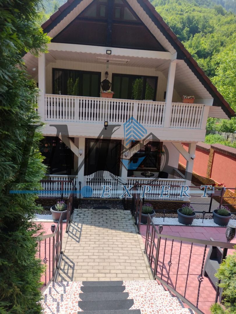 Casa/Pensiune/Restaurant de vanzare Cugir - Poză 2