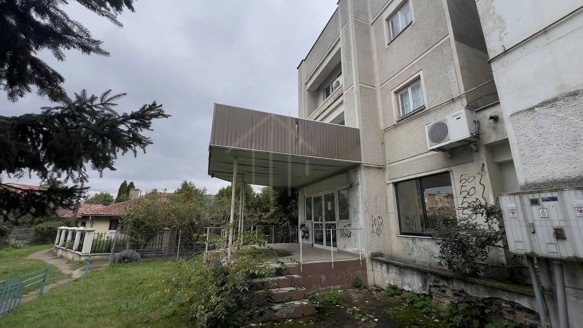 CLADIRE DE BIROURI - Poză 2