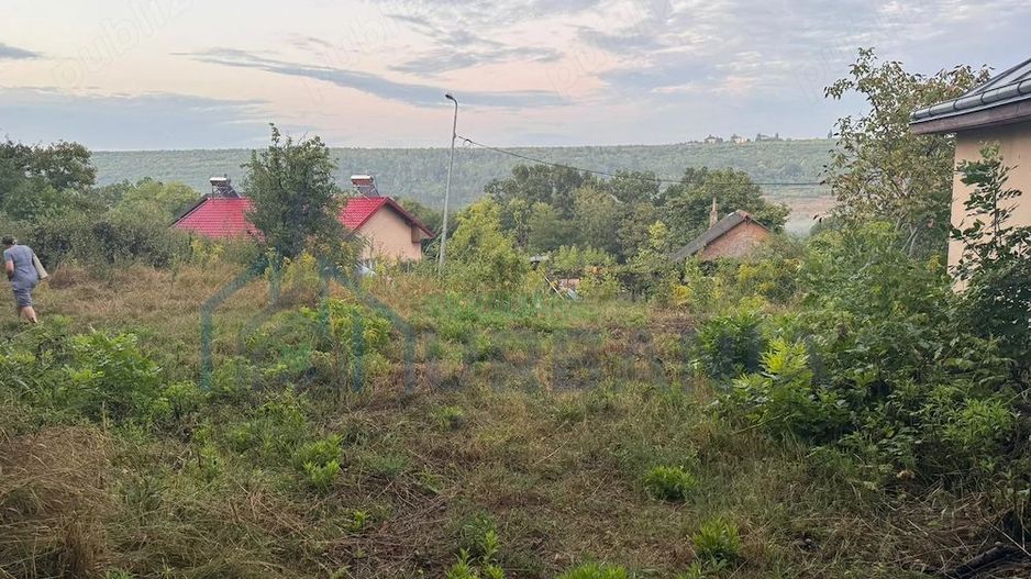 Teren de 2341 mp în Sararie-Copou, Iași, cu deschidere la două străzi, ideal pentru construcție bloc - Poză 6