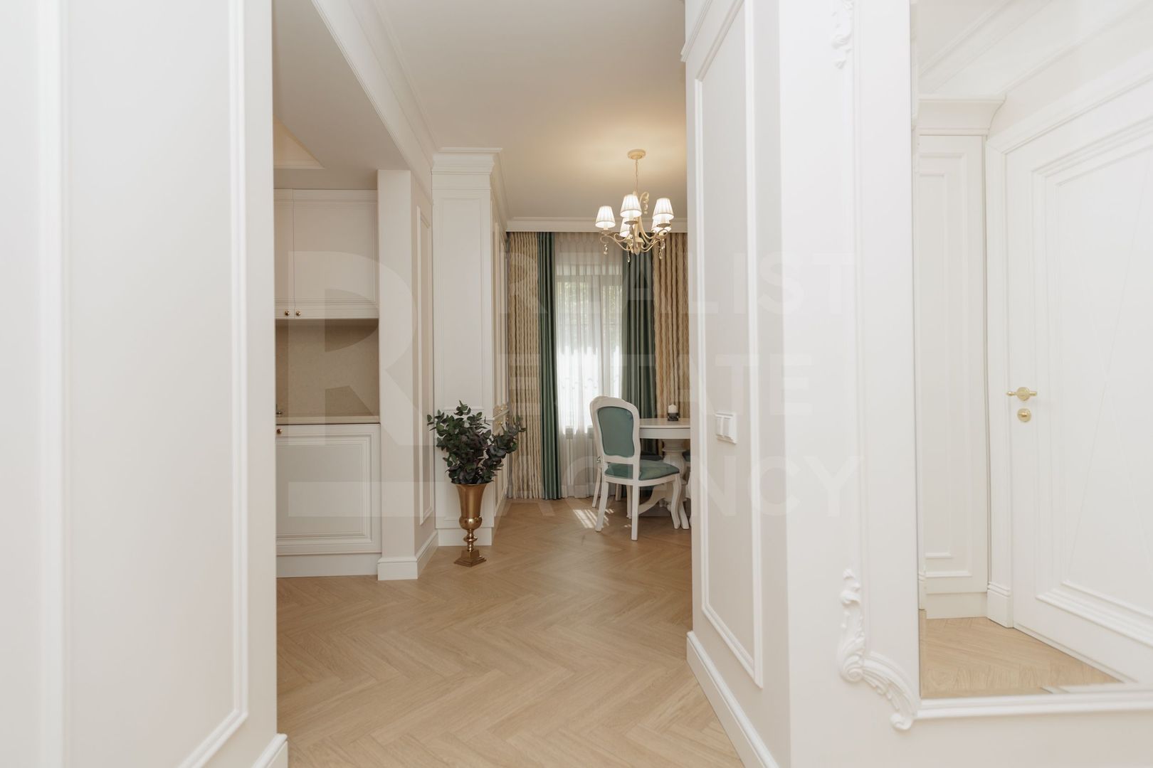 Vânzare, apartament, o cameră, str. Petru Rareș, Centru - Poză 4