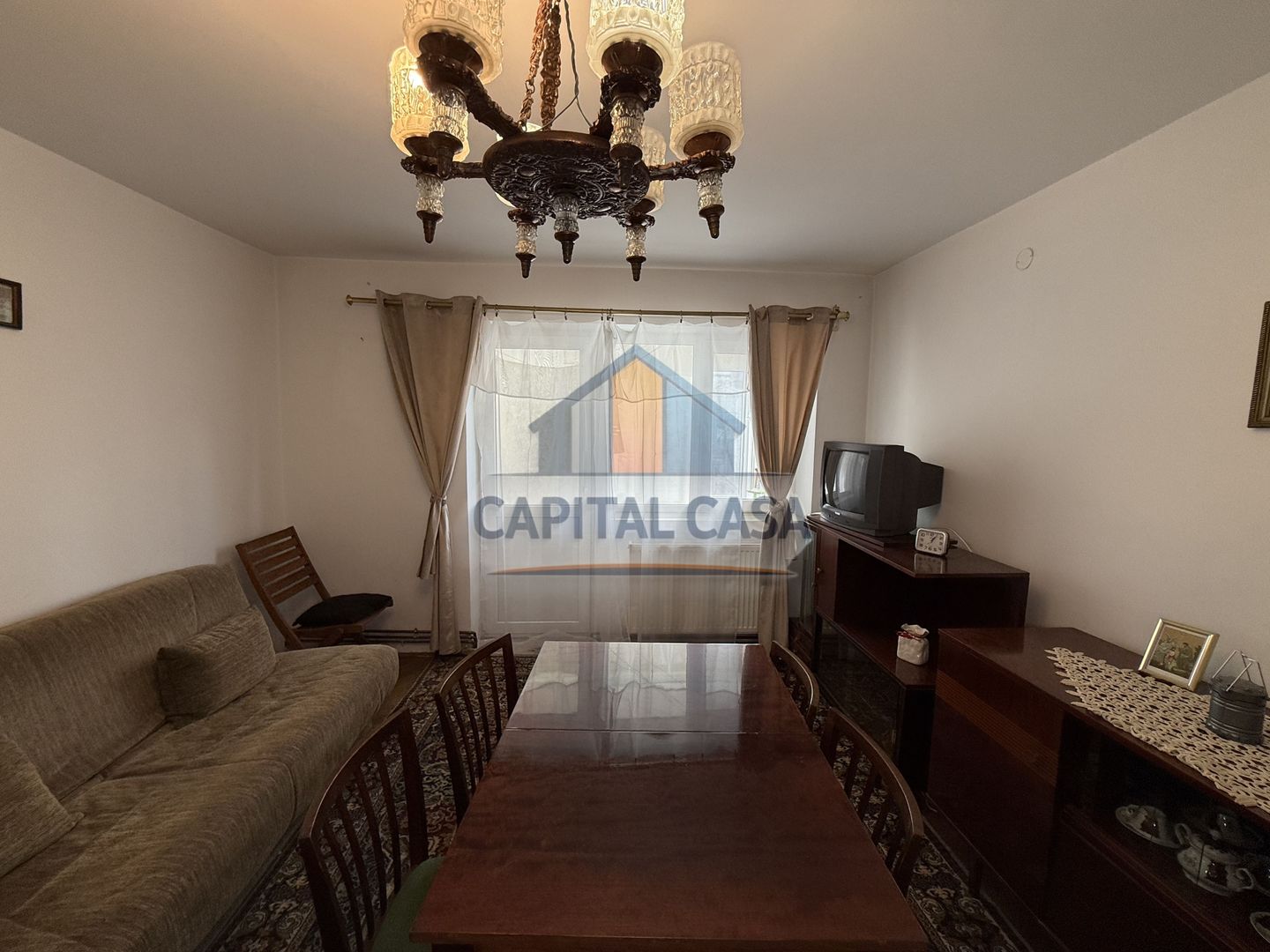 Apartament cu 3 camere central - Poză 2