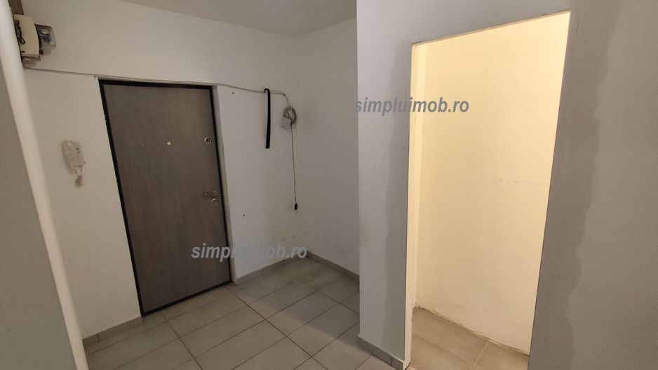 2 camere decomandat 56 mp an 1979 - Poză 7