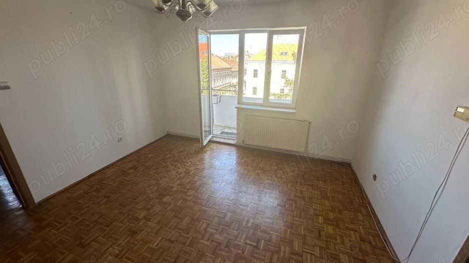 Ag BRASADAS vinde apt. 2 cam ULTRACENTRAL etaj 4/4. - Poză 4