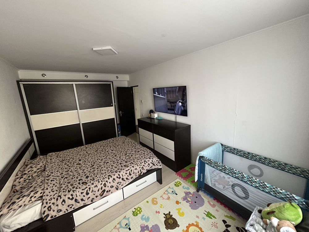 De vanzare Apartament 3 camere Gorjului - Poză 2