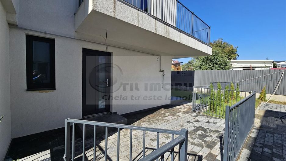 Apartament exclusivist dispus P+1E + curte 70mp - Poză 3