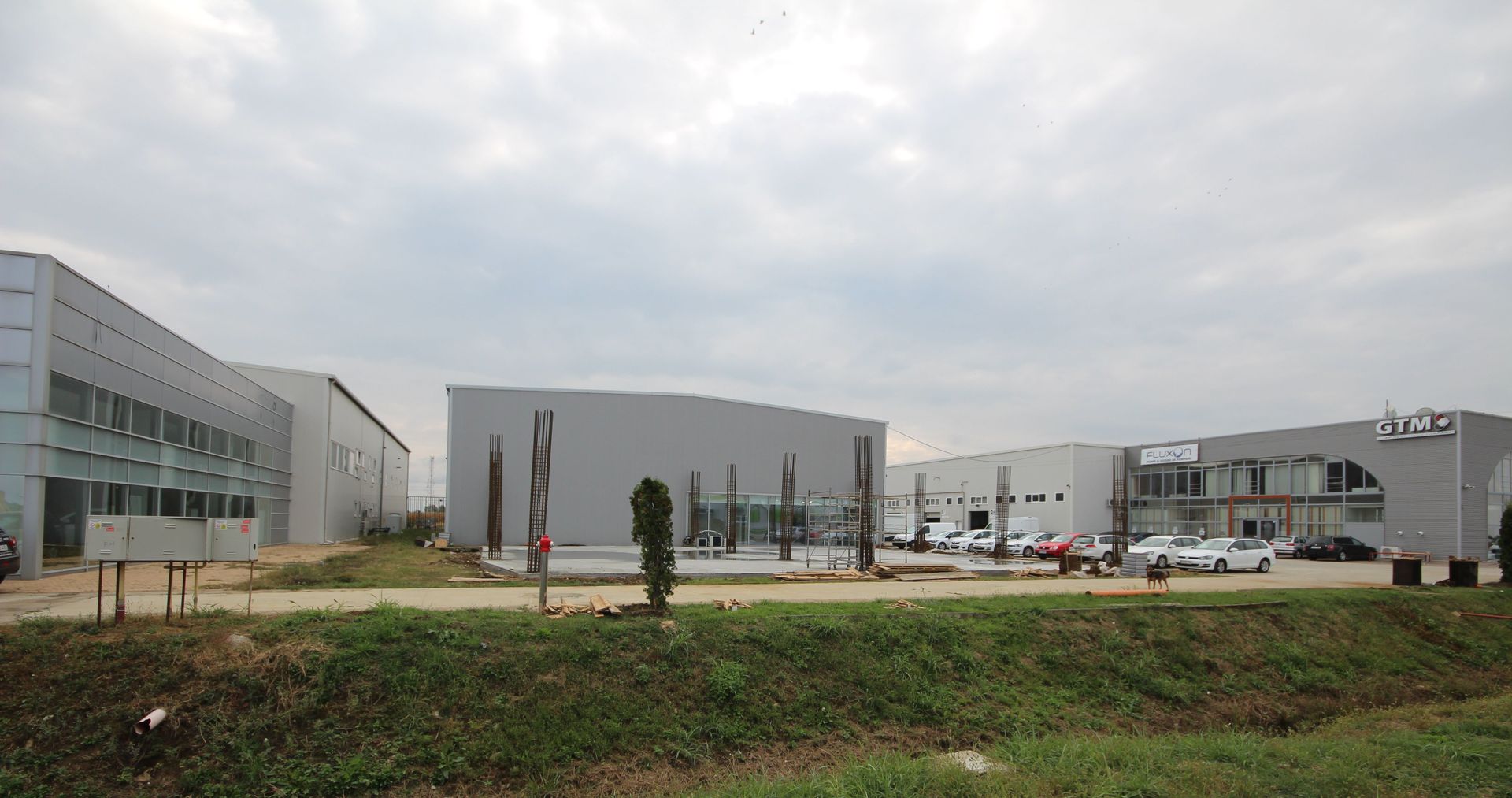 Spatiu Comercial,Showroom si birouri - inchiriere- 900 mp.  zona Calea Sagului - Poză 12