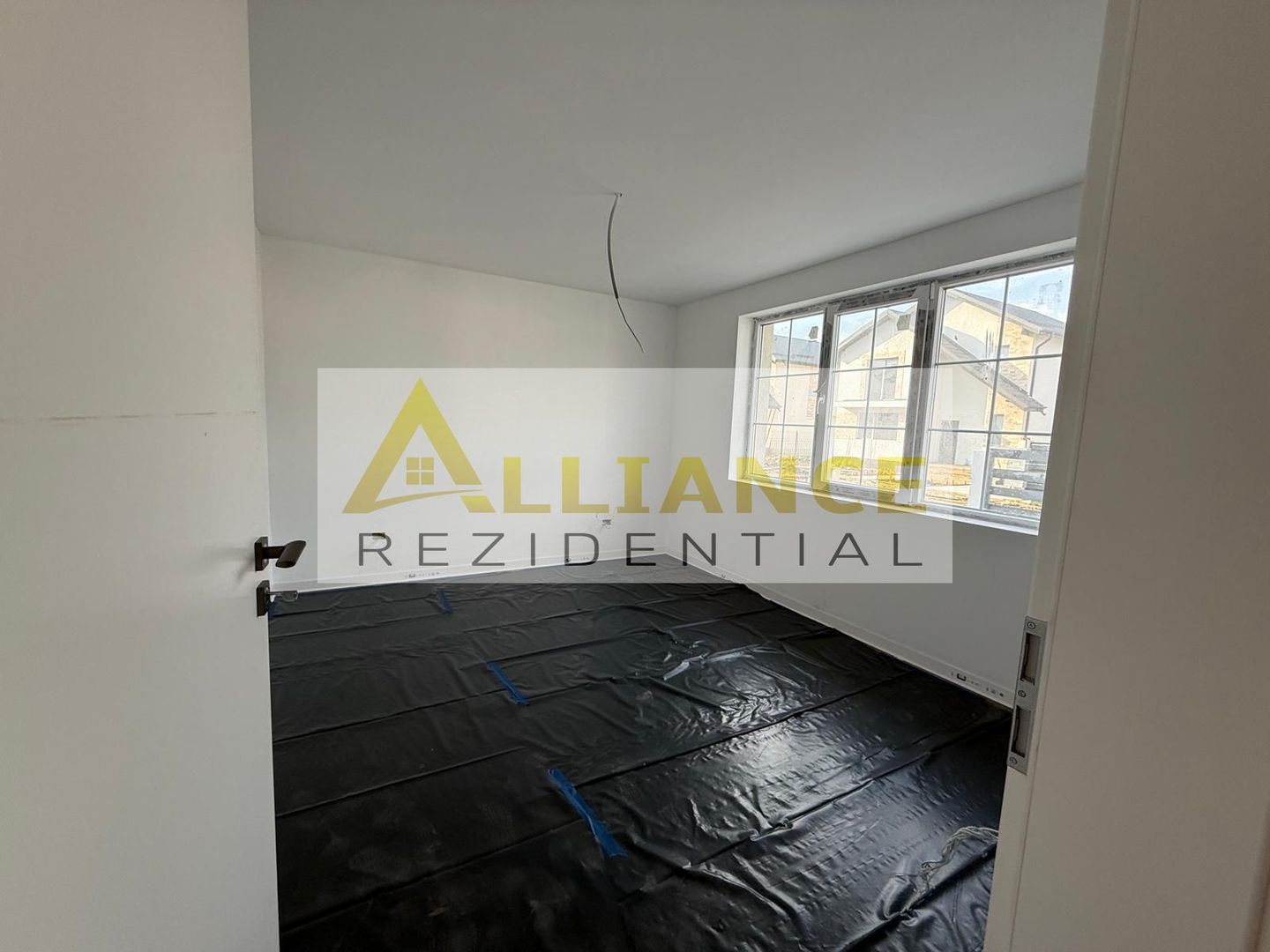 Casa individuala ||3 camere o baie || teren 350mp || - Poză 4