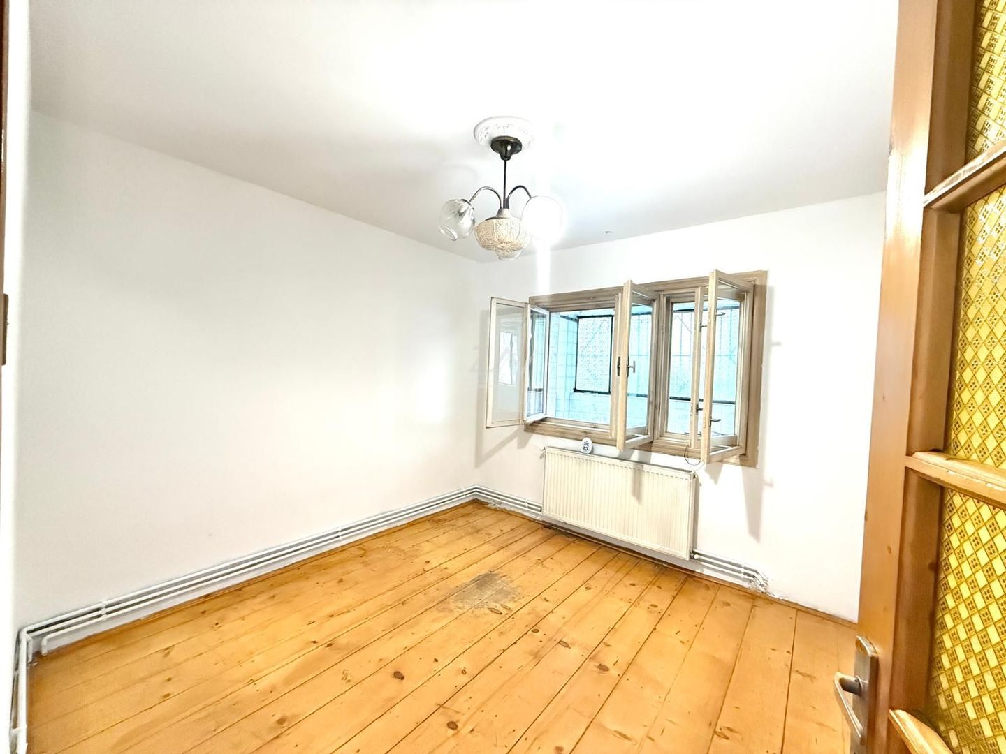 Decomandat. Centrala proprie. 2 Balcoane - Poză 3