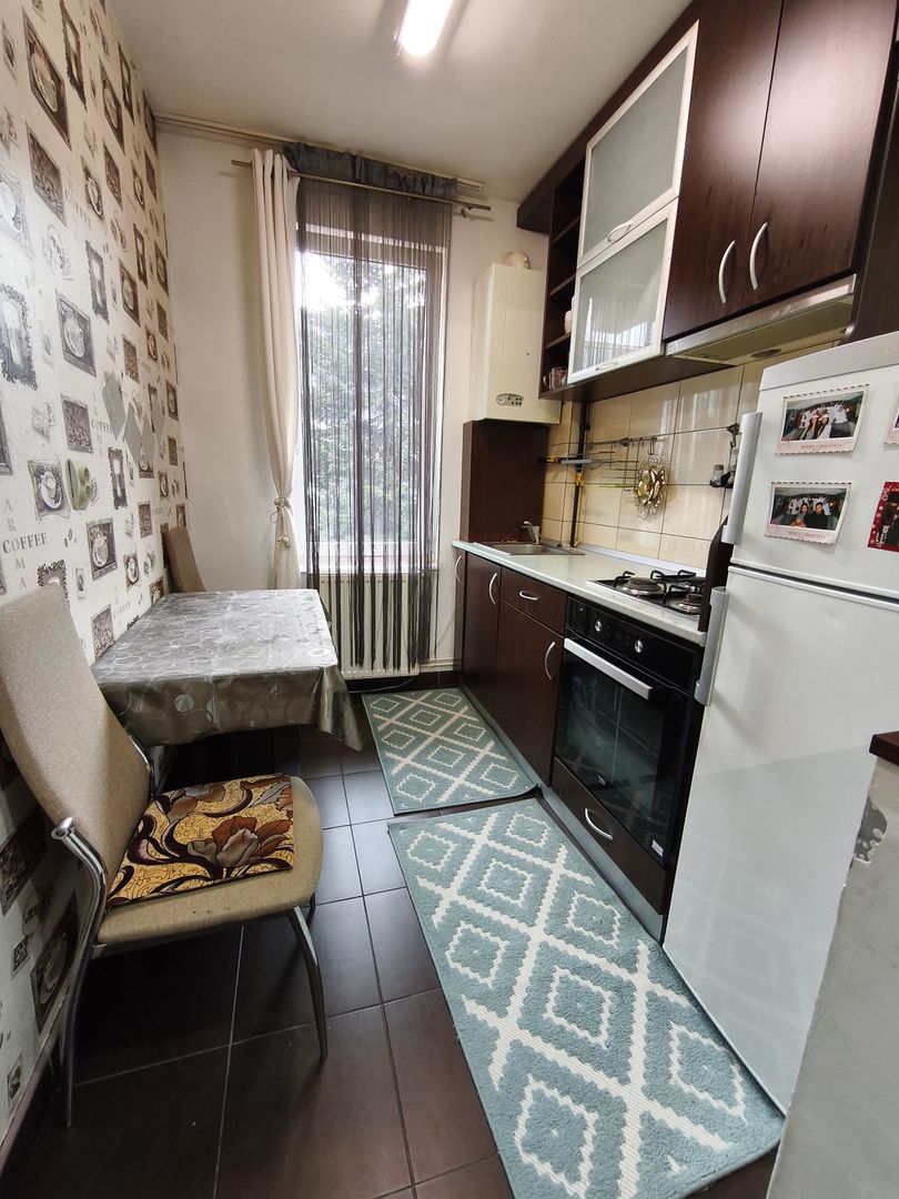 Apartament în bloc nou (2008) cu 1 camere in Tudor, etaj 1 - Poză 4