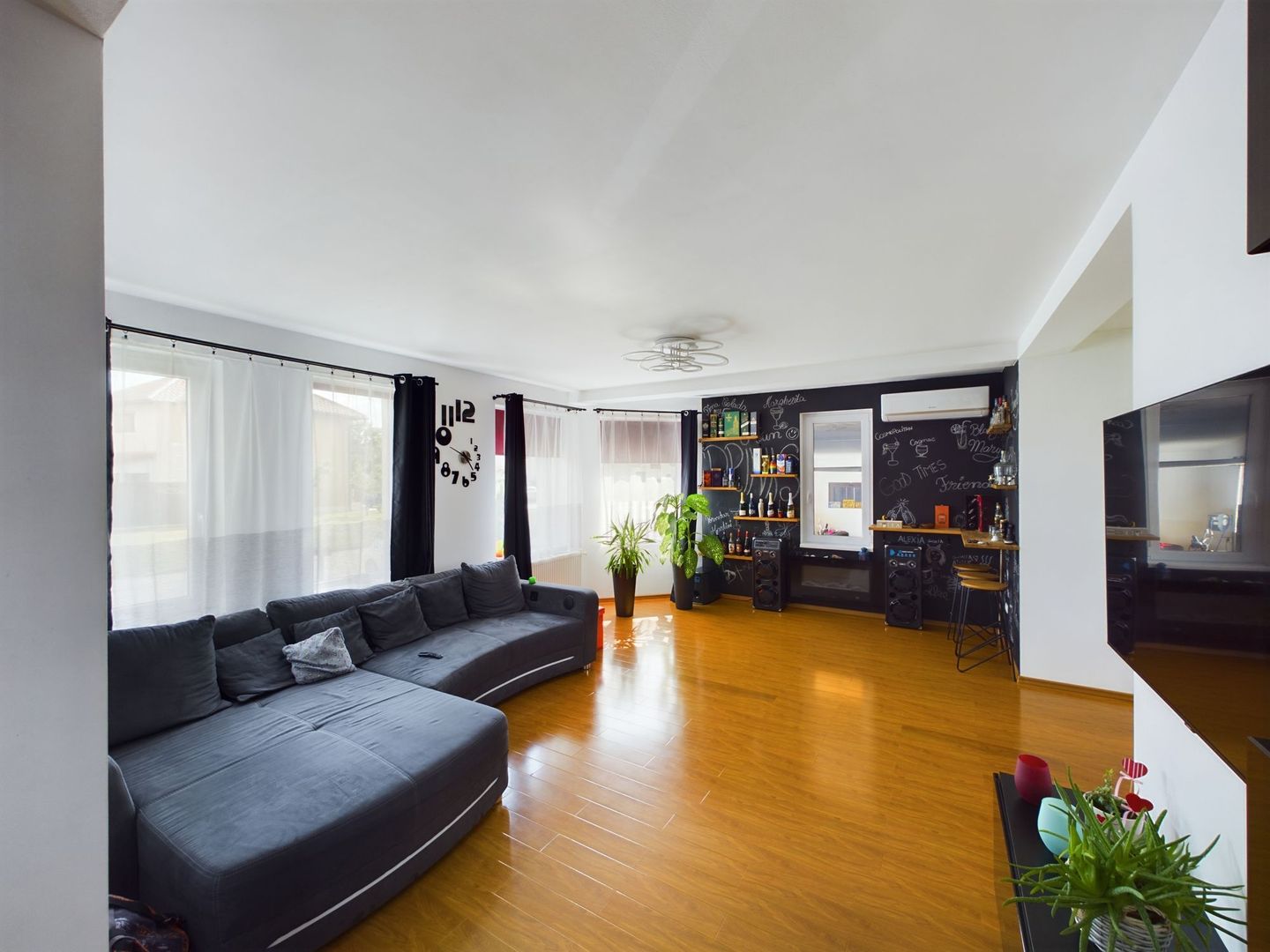 Casă la cheie în cartierul Westfield - Poză 4