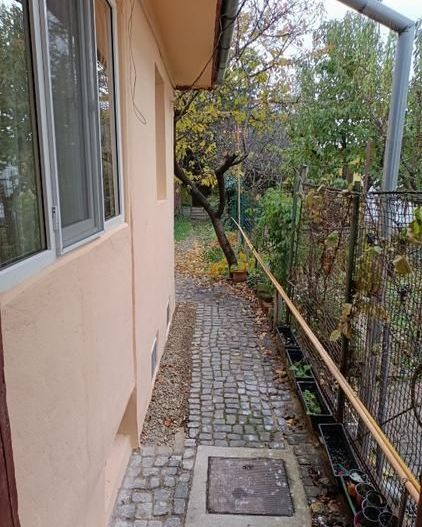 🏡 Vând apartament cochet cu 2 camere, la curte comună – zona Sinaia - Poză 3