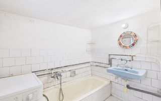 Casă cu 3 camere și 2646 mp teren în Dombegyhaz - Poză 4