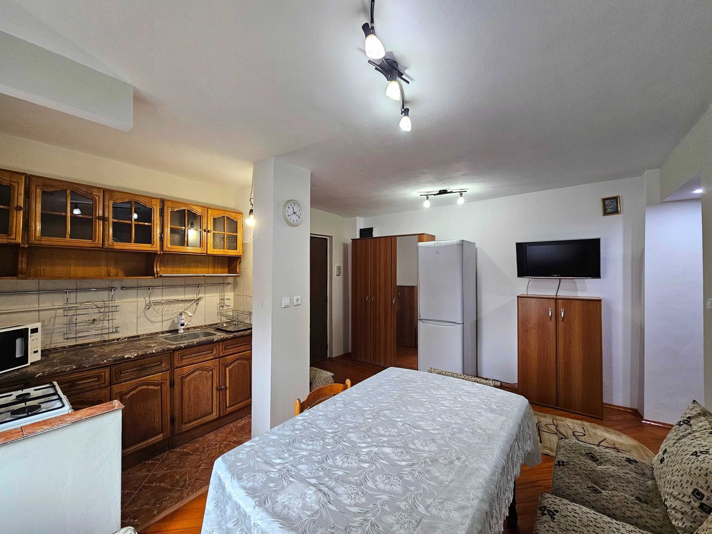 Inchiriere apartament 2 camere Lacul Tei - Poză 2