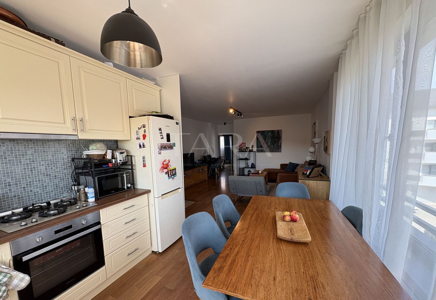 Apartament singur pe etaj, 2 balcoane și parcare, Andrei Mureșanu. - Poză 3