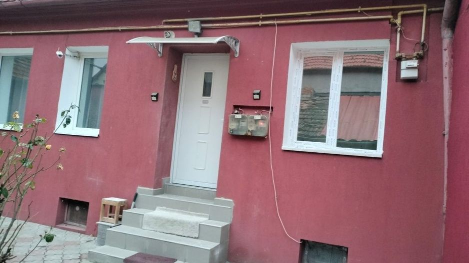 Garsonieră la casă, in zonă centrală, cu pod și beci. - Poză 12