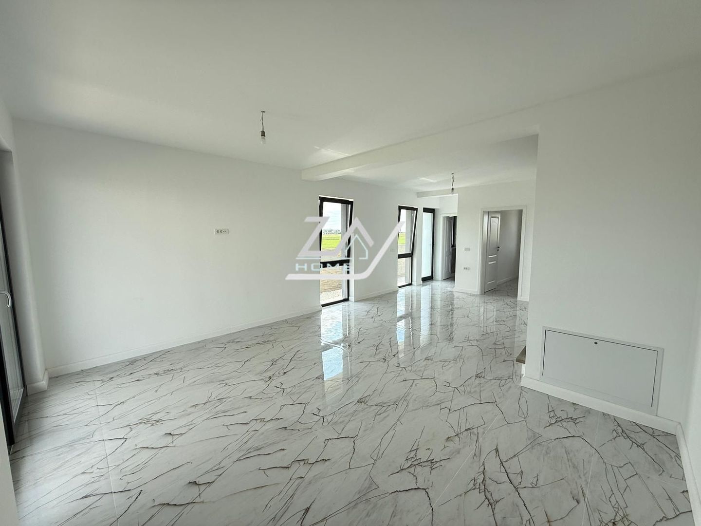 Duplex finalizat despartit prin camera tehnica. 3 dormitoare. 2 balcoane. - Poză 3