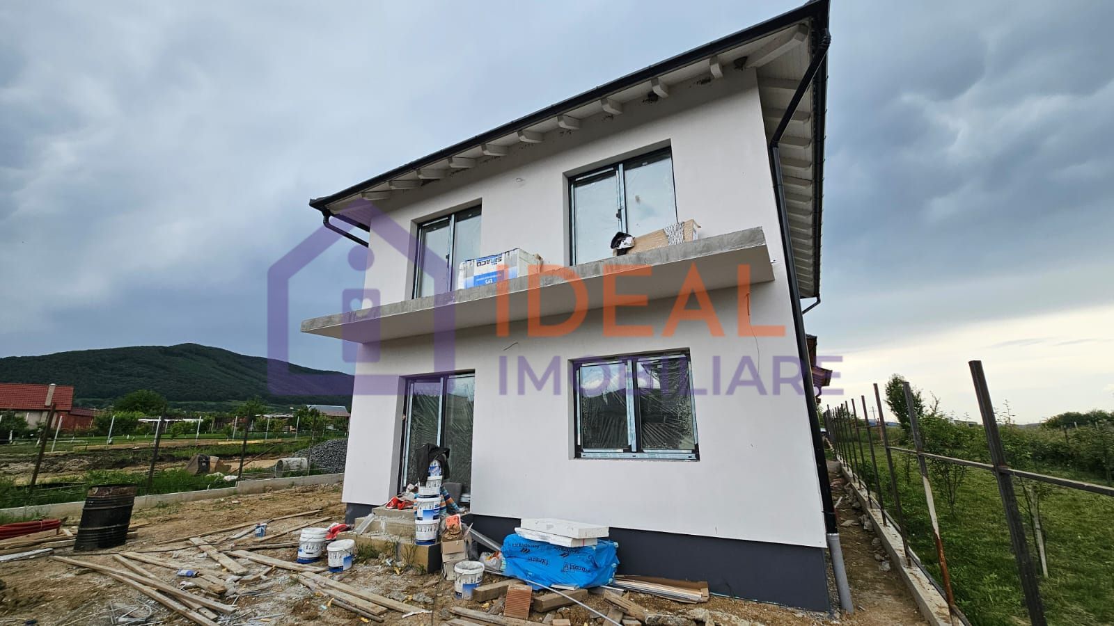 Casa Individuala cu 326 mp de curte si Carport, in Poplaca - Poză 4