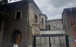 Casa-Curte proprie | Plantelor | - Poză 21