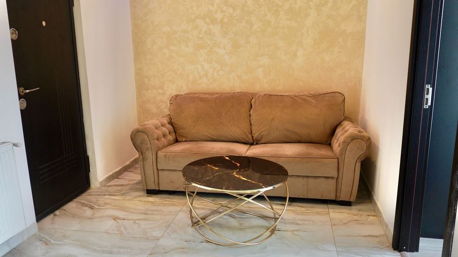 APARTAMENT MODERN 2 CAMERE IN CODLEA - - Poză 2