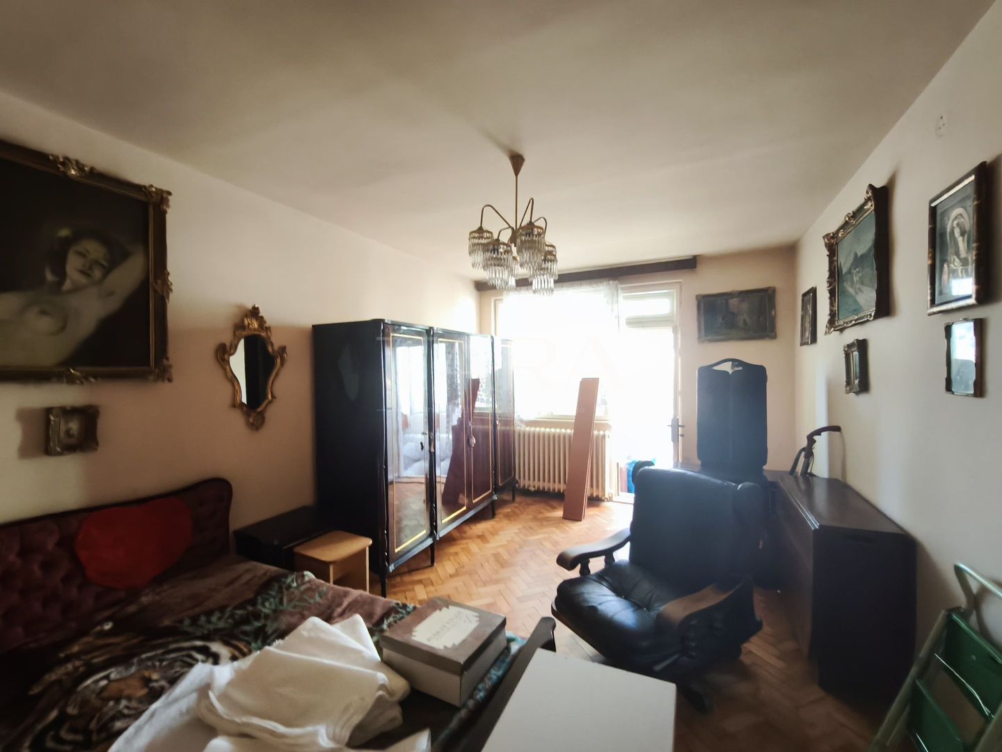 Apartament 2 camere cu vedere la parc, zonă liniștită, garaj inclus. - Poză 3