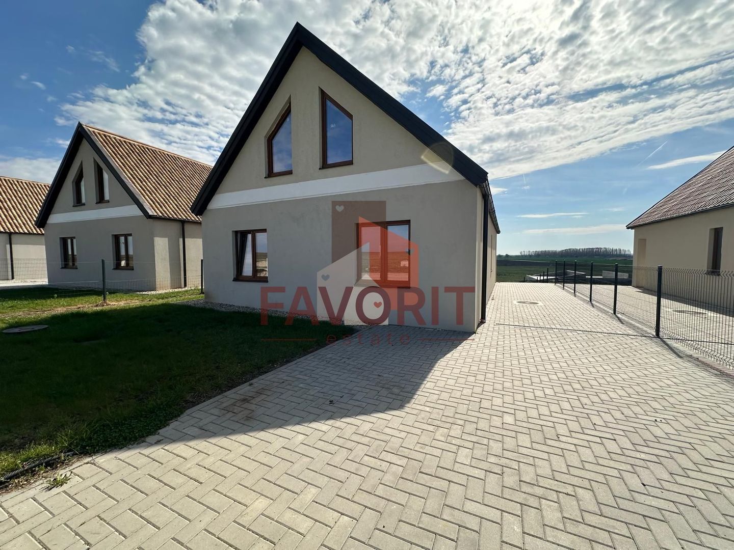 Casa Individuala in Sanandrei | 3 camere | Toate utilitatile | Asfalt - Poză 1