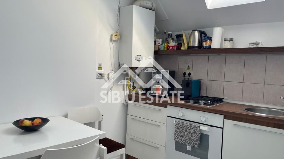 Apartament 2 camere la casă cu pod+curte in  Șelimbăr-Zona Brana - Poză 8