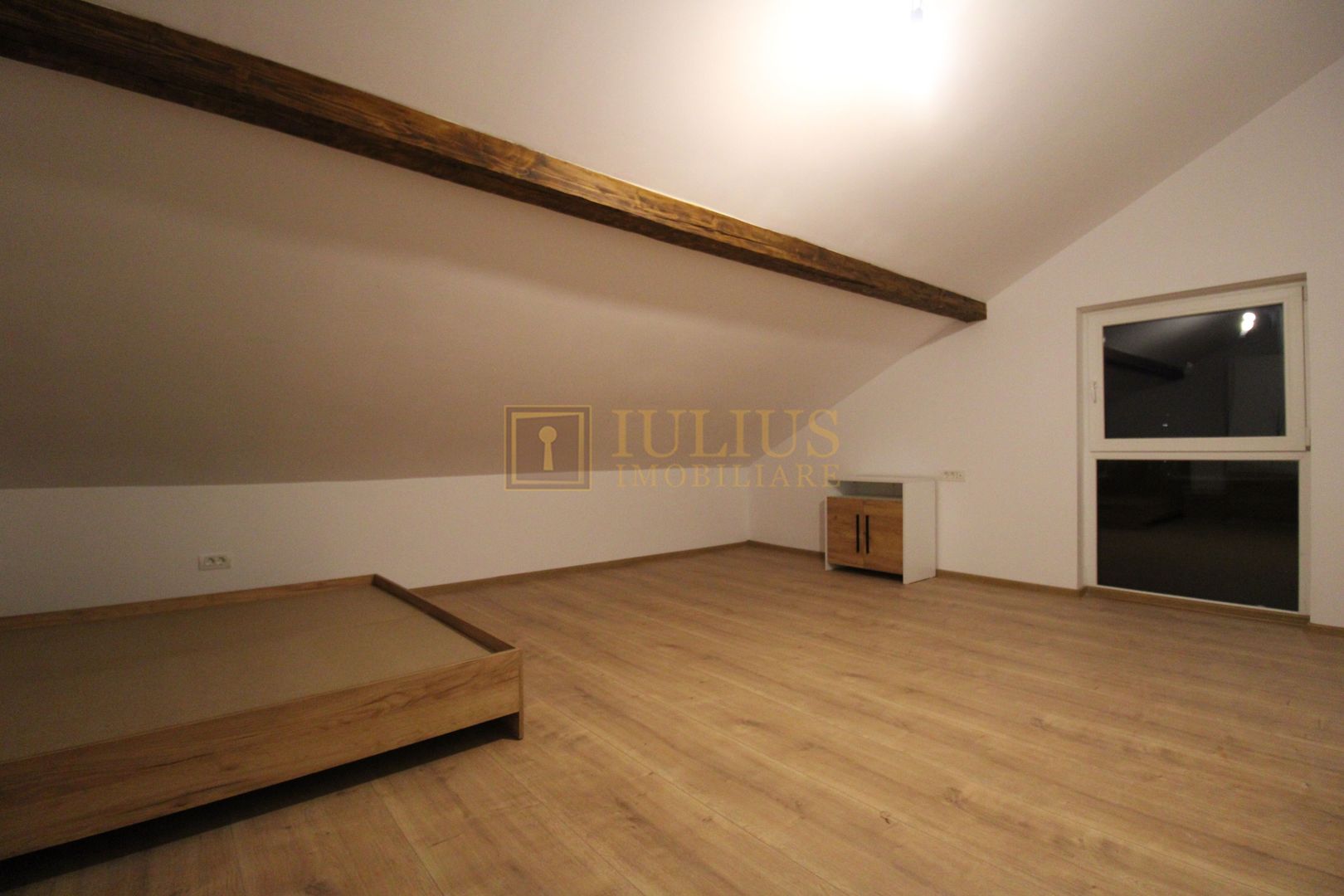 1/2 duplex spatios , spatiu verde generos, locuri de parcare-Mosnita - Poză 15