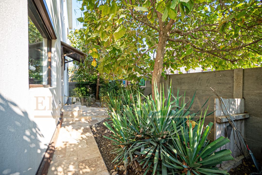 Viluta cocheta cu curte frumoasa in Mamaia Sat! - Poză 36