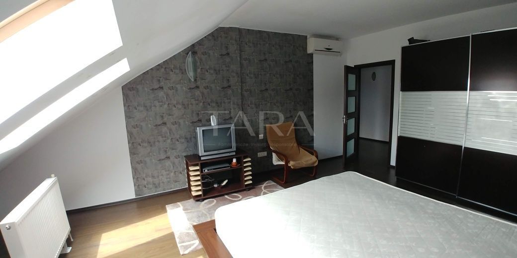 Apartament pe două niveluri cu garaj și parcare. - Poză 6