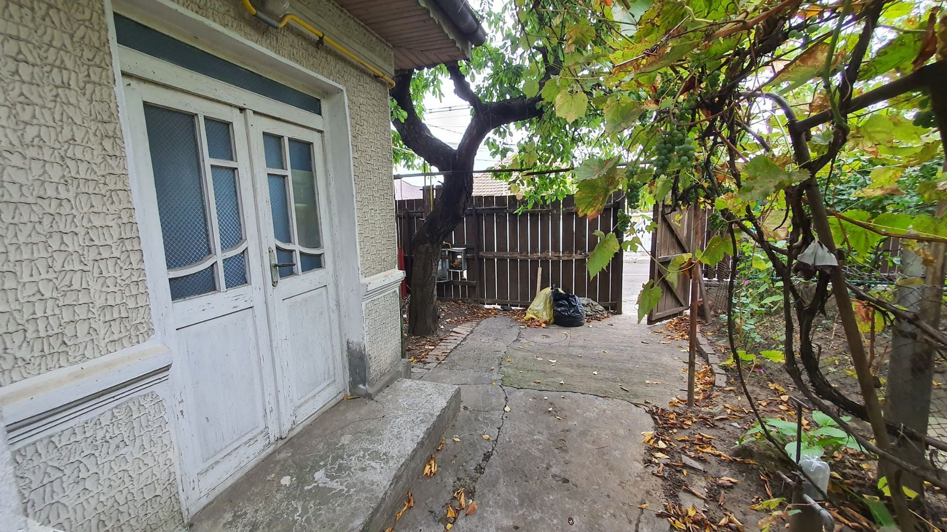 CASĂ INDIVIDUALĂ + teren 500 mp, zona CENTRALĂ; - Poză 5