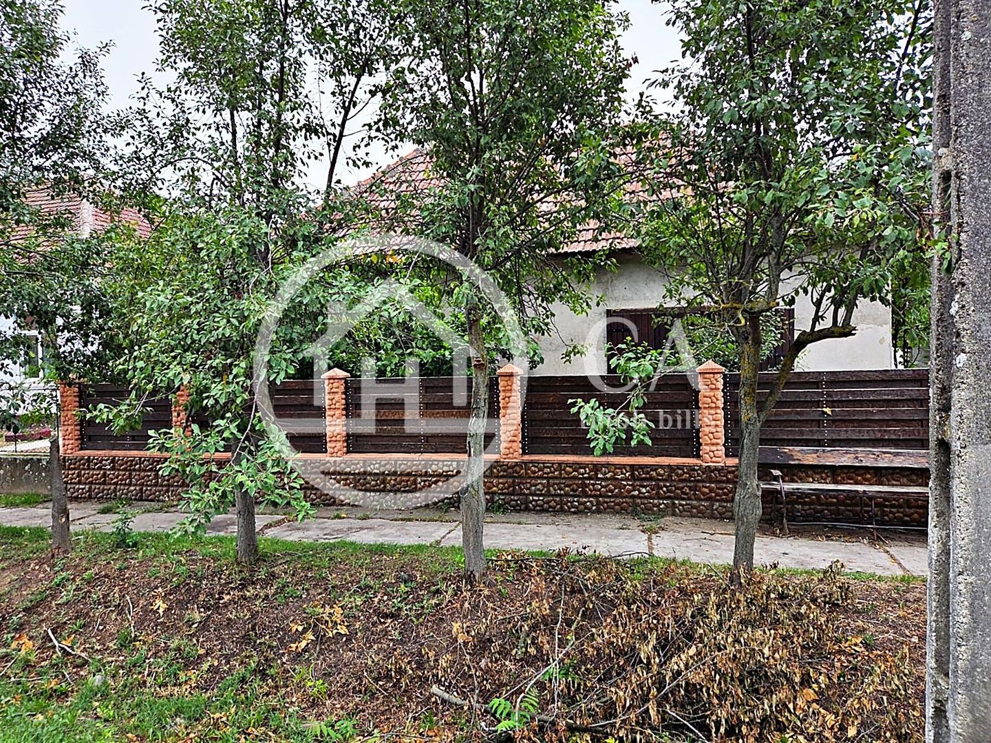 Casa de vanzare cu 4 camere si teren de 1520 in satul Batar, Bihor - Poză 3