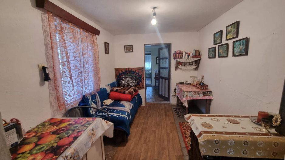 Casa modesta cu teren generos, zona Magura, - Poză 4