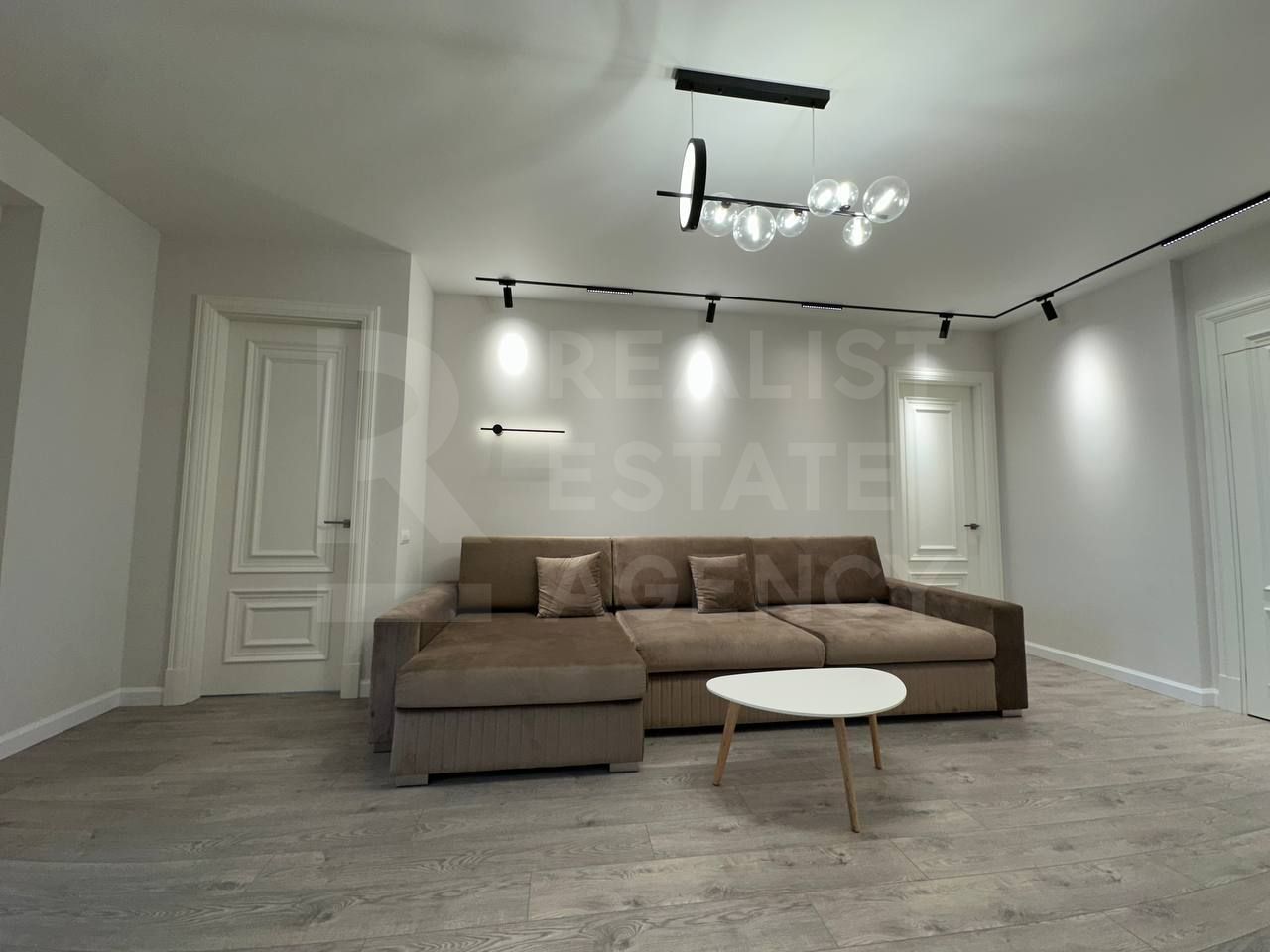 Chirie, apartament, 2 camere, str. Ştefan cel Mare şi Sfînt, Centru - Poză 3