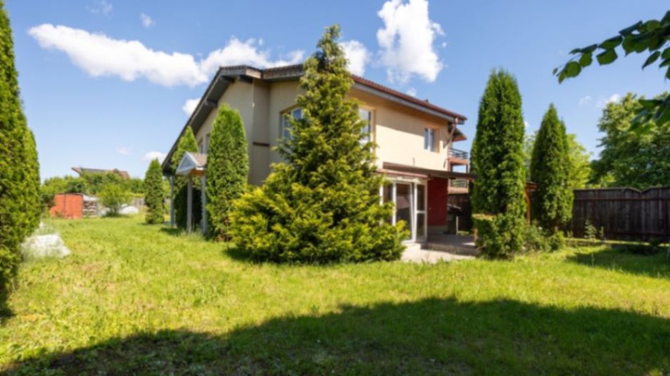 Casă Individuală - Spațioasă de Vânzare în Cristian - Poză 35