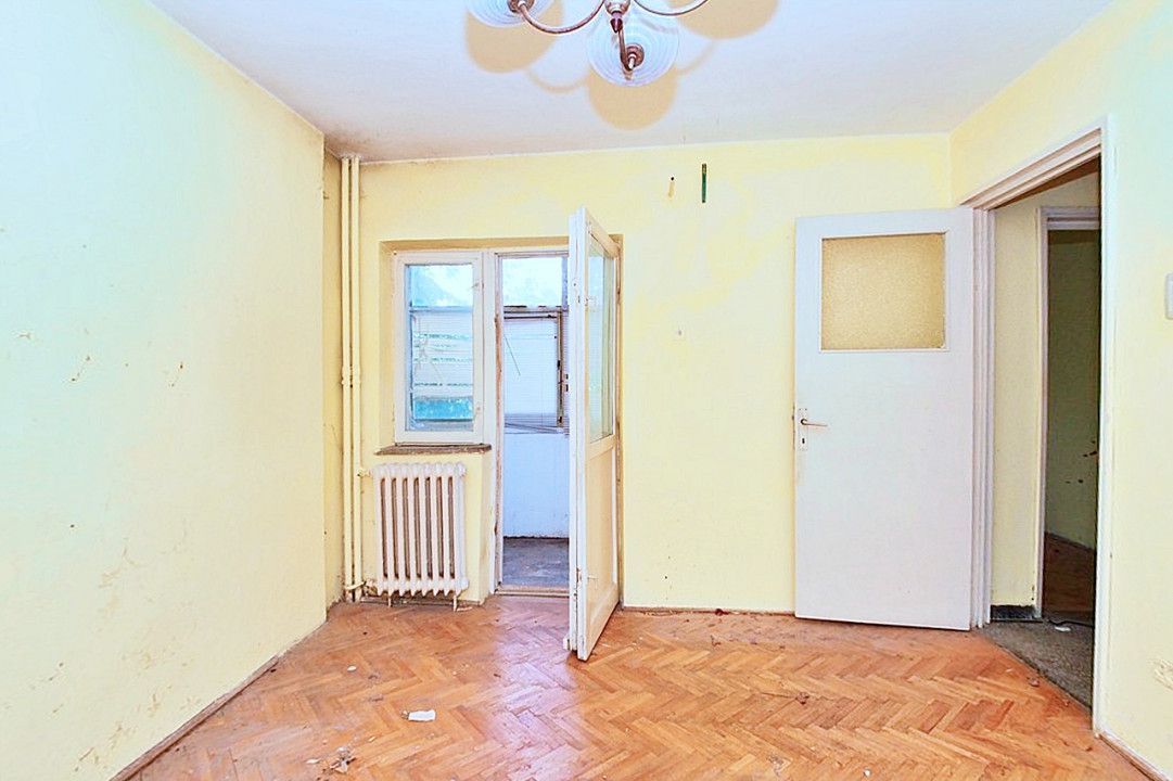 Vanzare apartament 3 camere, decomandat, etaj 2, Gavana - Poză 9