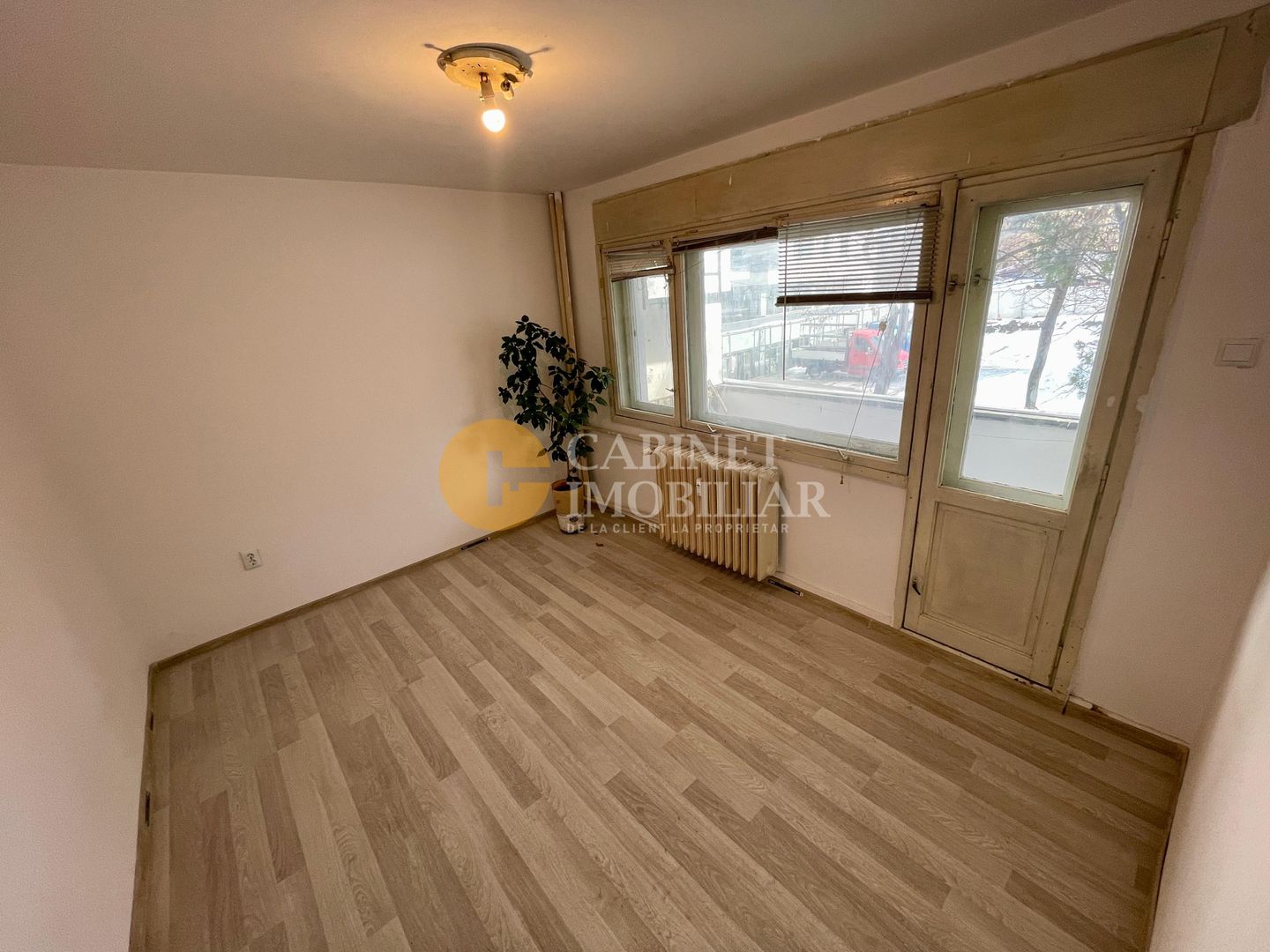 Apartament cu 3 camere - Etaj 1 - Fara Risc - Zona Palas - Poză 3