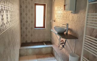 Vila cu 10 camere,pretabil compartimentare in 2 unitati separat,ASTRA. - Poză 10