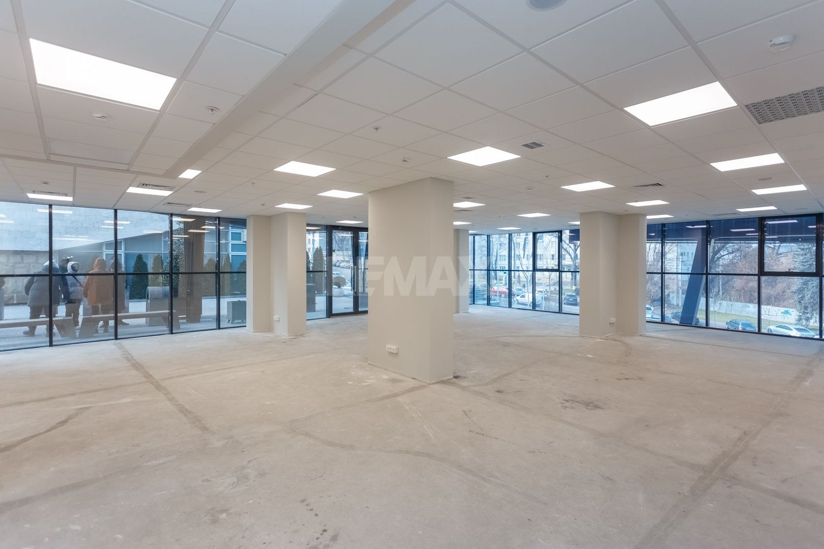 Spațiu Comercial. Business Centrul ROYAL TOWER - Poză 6