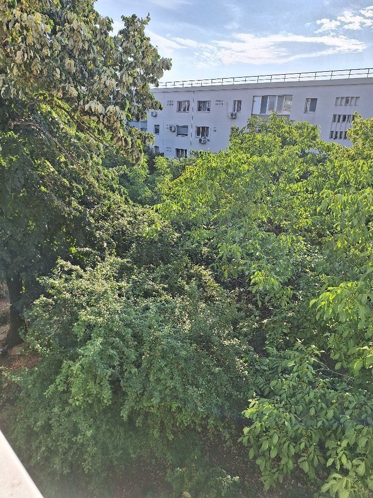 De închiriat: apartament 3 camere - Păcii - metrou - Apusului - S. 6 - Poză 8