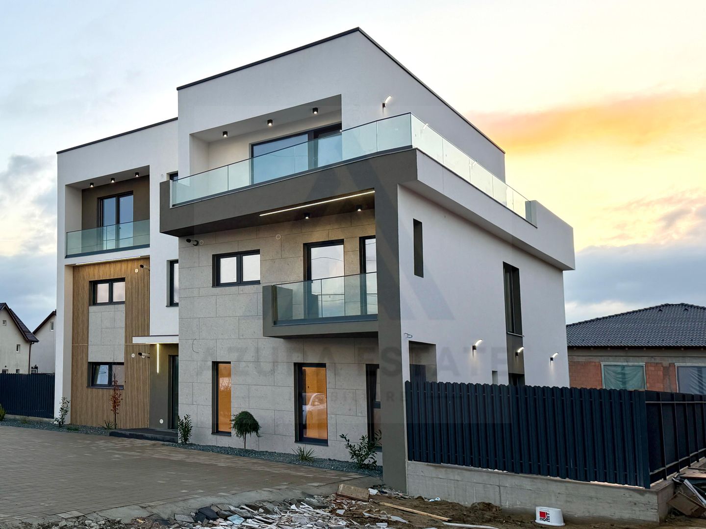 Apartament ultrafinisat 4 camere 3 bai si curte 200 mp in Arhitectilor - Poză 8