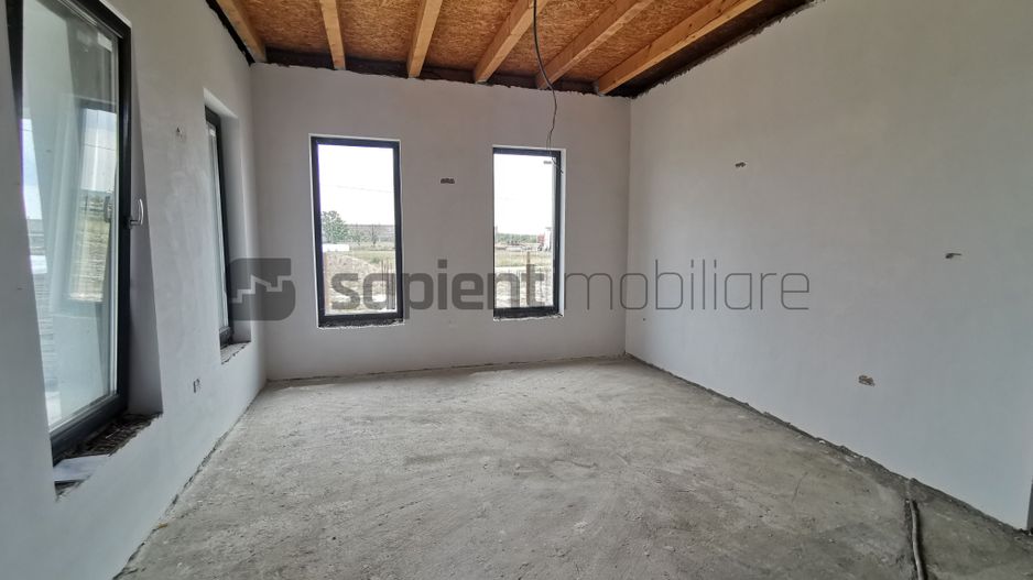 De vânzare casă cu 4 camere, la nivel semifinisat, Cihei - Poză 3