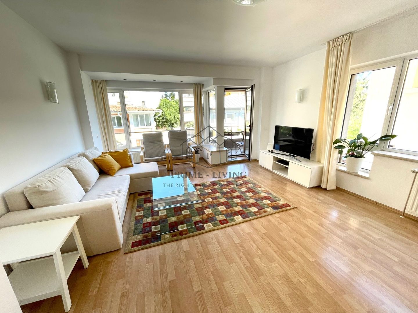 APARTAMENT CU 2 DORMITOARE LA INCHIRIERE IN PRIMAVERII - Poză 1