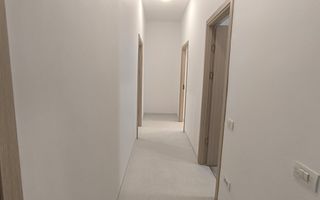 CAPITOL - Bdul Mamaia parter de vila stradal! - Poză 18