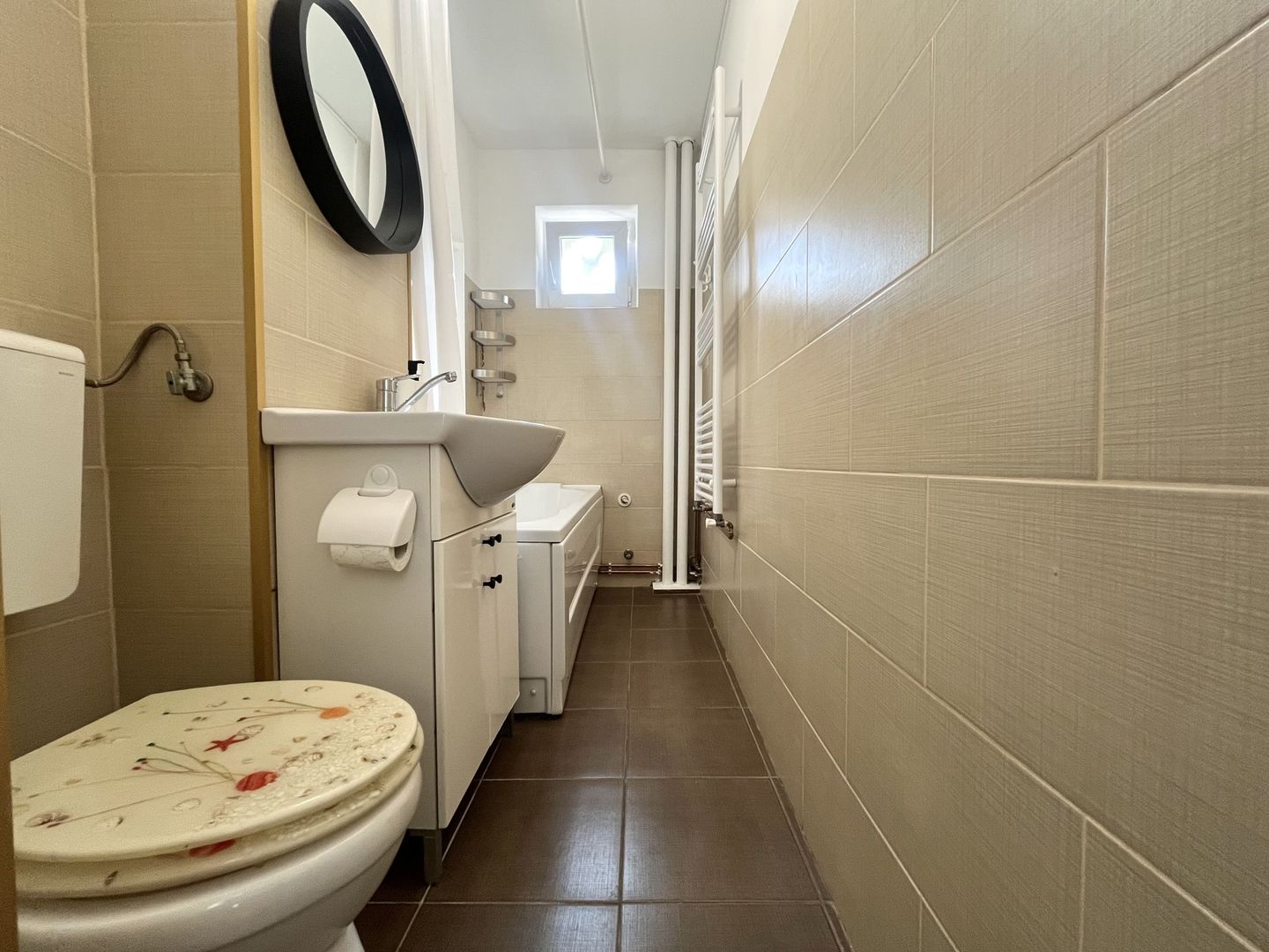 Apartament 2 camere,  vibrant si primitor, zona Complex - Stadion - Poză 16