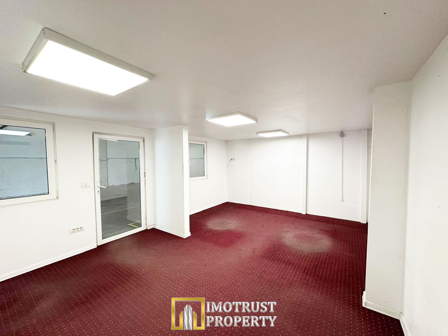Hala mica de inchiriat Arad central 167 mp, cost redus, acces TIR - Poză 10