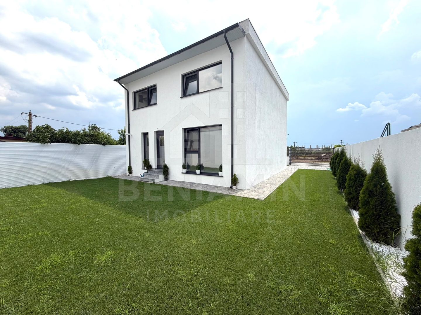 Casa moderna - 4 dormitoare - 2026 - toate utilitatile - Ford - Poză 2